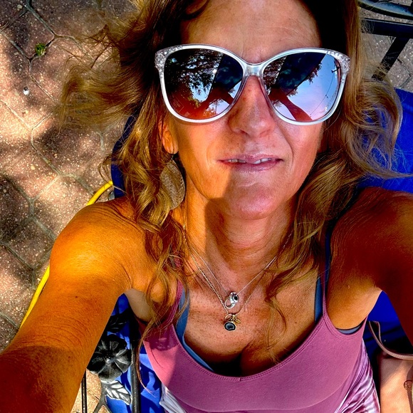 Meet your Posher, Trish - Picture 1 of 1